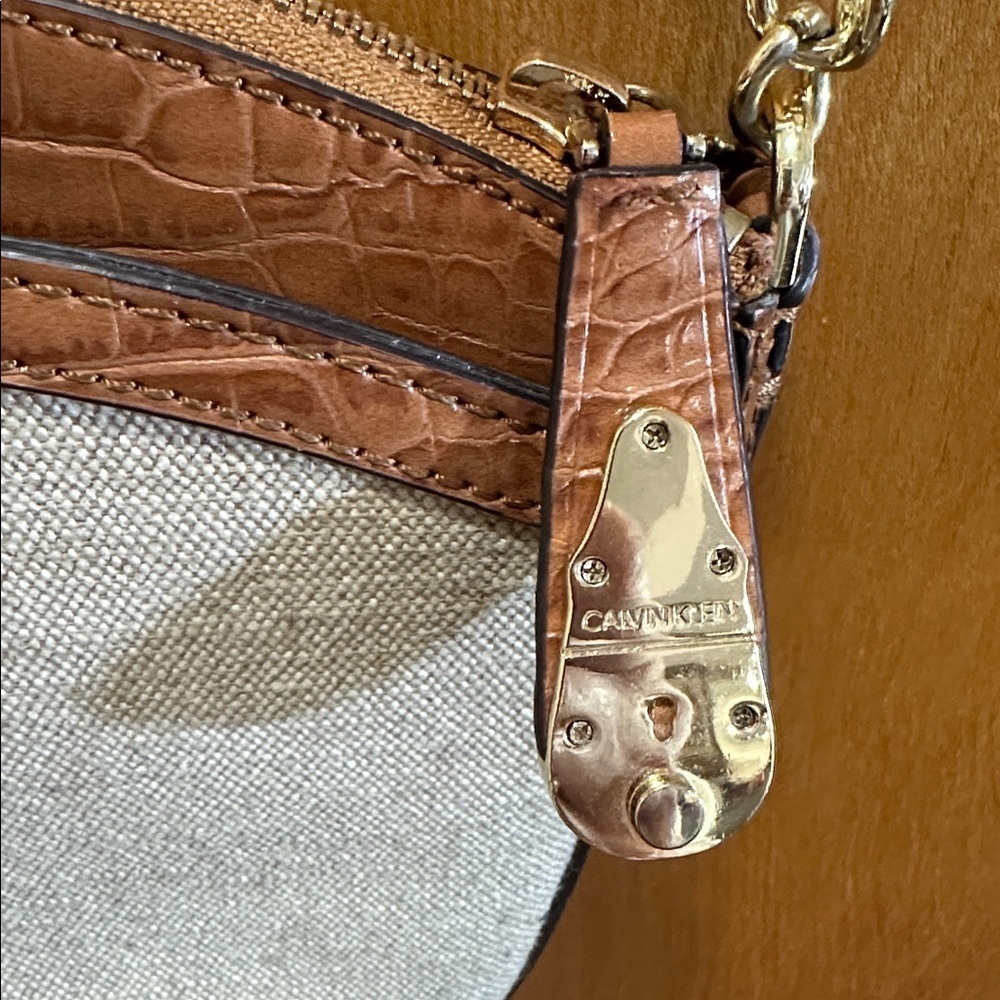 Calvin Klein Crossbody Mini Bucket - Picture 2 of 9